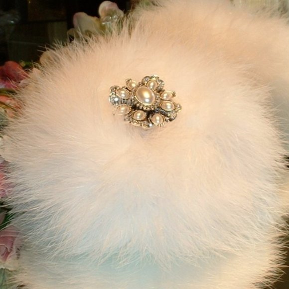 White Ruffles ~ 6 oz Scented Dusting Powder w/ Puff & Glass Stand by Ren… - Picture 5 of 7